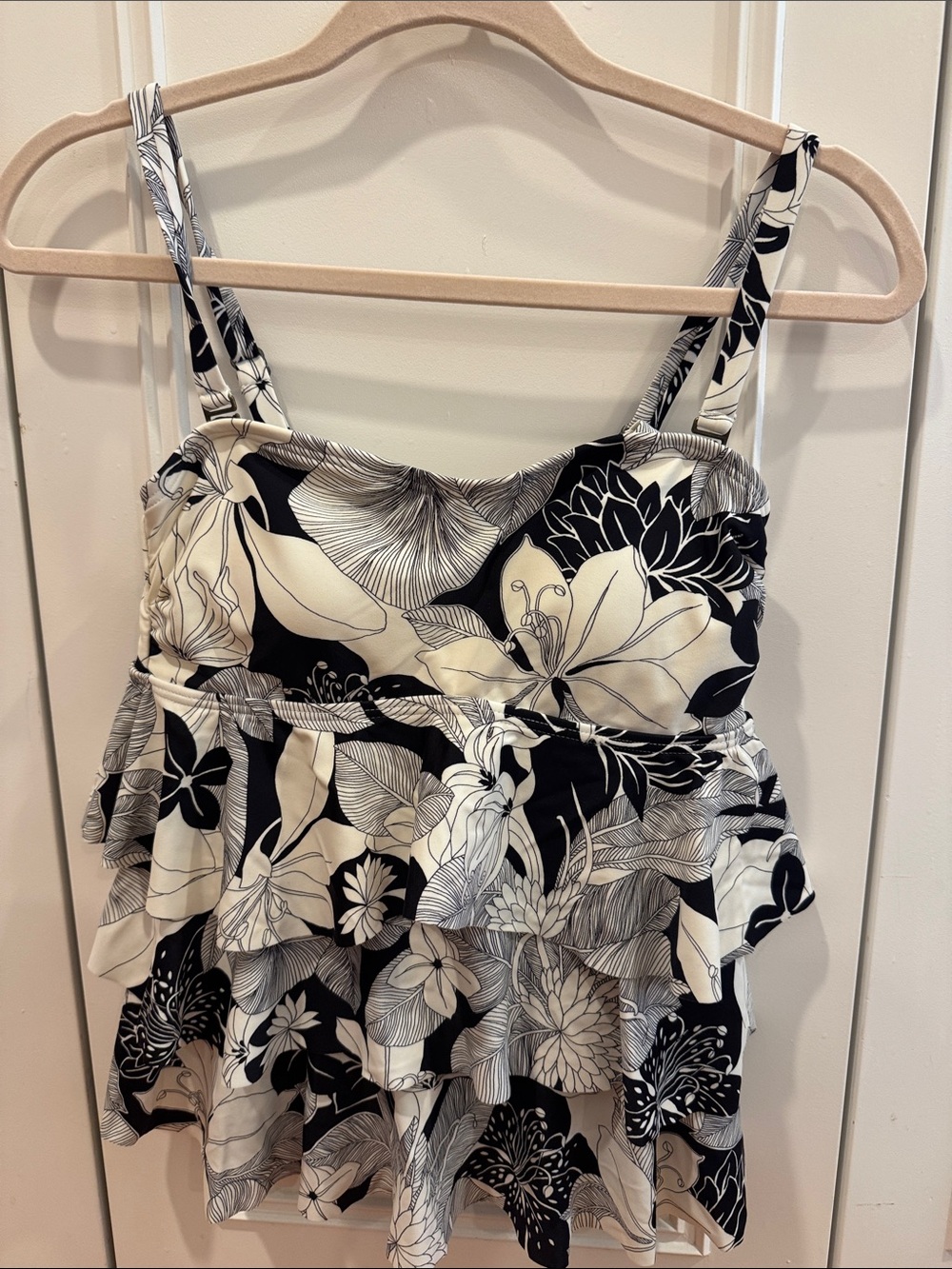 Island Escape Black & White Floral Ruffle Camisole
